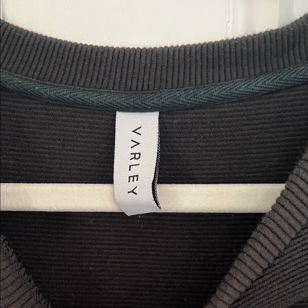 Varley Black Sweatshirt with Gold Zippers - Picture 2 of 14